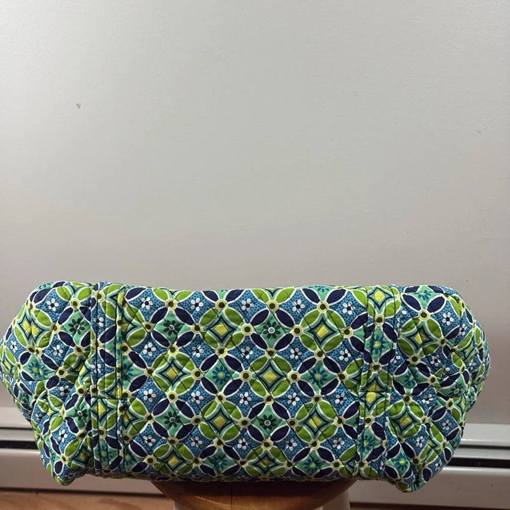 Vera Bradley Daisy Miller bag tote. In very good pre owned condition. - Picture 6 of 7